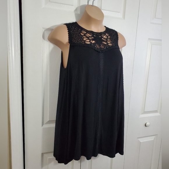 Torrid Super Soft Knits Women's Black Crochet Keyhole Sleeveless Blouse Sz 3 - Picture 2 of 13
